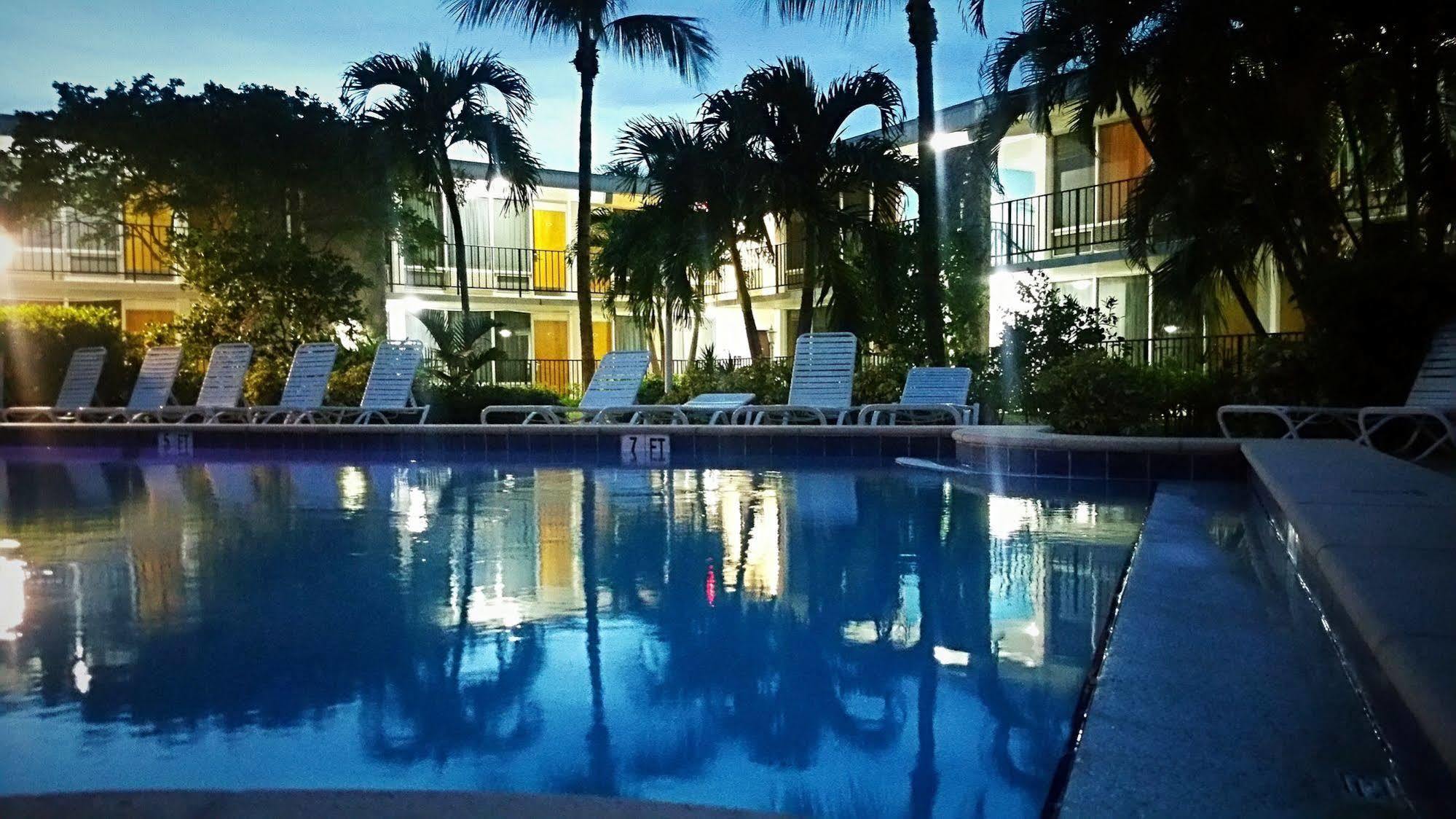 Dolphin Key Resort - Cape Coral Exteriör bild